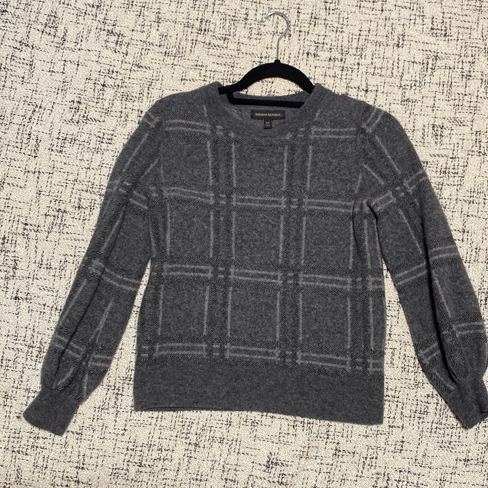 BR grey sweater XS
